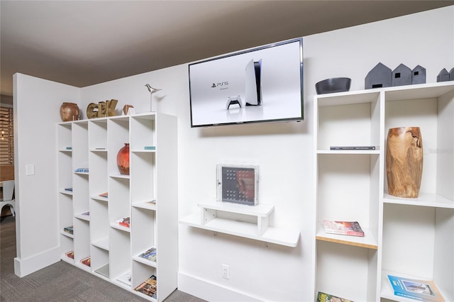 5245 W Irlo Bronson Memorial Hwy Unit 276, Kissimmee, FL 34746 - interior space with baseboards and carpet