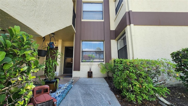 3235 Candle Ridge Dr Unit 102, Orlando, FL 32822 - entrance to property featuring stucco siding