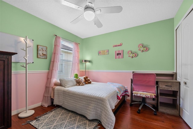 5321 Los Palma Vista Dr, Orlando, FL 32837 - bedroom with baseboards, ceiling fan, wood finished floors, and a closet