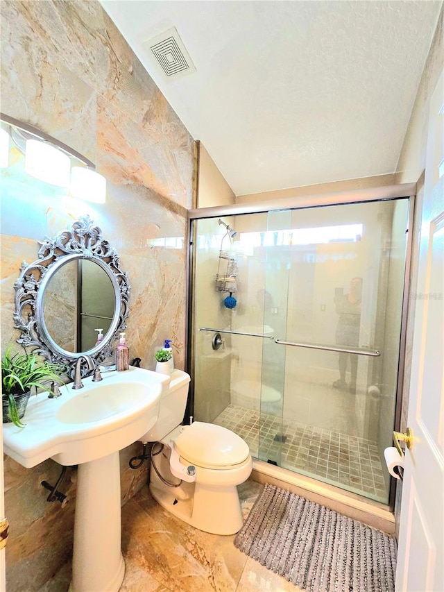 2346 Lily Pad Ln, Kissimmee, FL 34743 - full bath featuring visible vents, a stall shower, and toilet