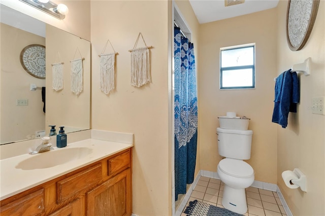 full bath featuring vanity, toilet, tile patterned floors, a shower with shower curtain, and baseboards