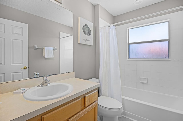 209 Rosso Dr, Davenport, FL 33837 - bathroom with toilet, vanity, and shower / bathtub combination with curtain