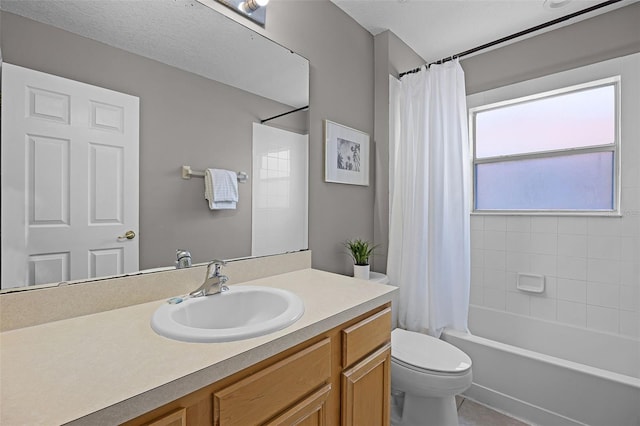 209 Rosso Dr, Davenport, FL 33837 - bathroom featuring vanity, toilet, and shower / tub combo with curtain