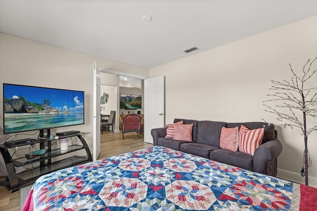 131 Highland Meadows Pl, Davenport, FL 33837 - bedroom with wood finished floors