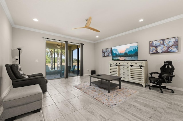 living area featuring recessed lighting, ceiling fan, ornamental molding, and baseboards