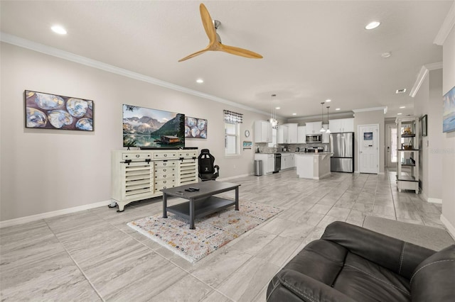 living area featuring crown molding, recessed lighting, baseboards, and ceiling fan