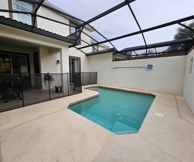 9079 Dogleg Dr, Davenport, FL 33896 - view of pool featuring a patio and a lanai