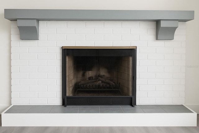 7314 Patio Row, Hudson, FL 34667 - detailed view of a fireplace with raised hearth