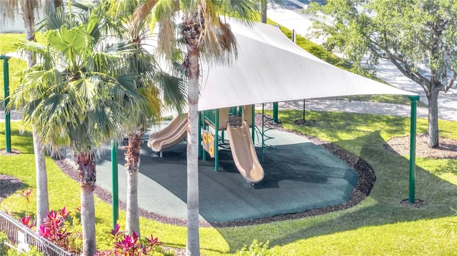 1574 Thetford Cir, Orlando, FL 32824 - community play area with a lawn