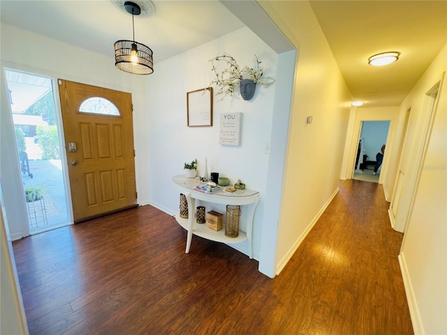 1419 Ave D NE, Winter Haven, FL 33881 - foyer entrance with wood finished floors and baseboards