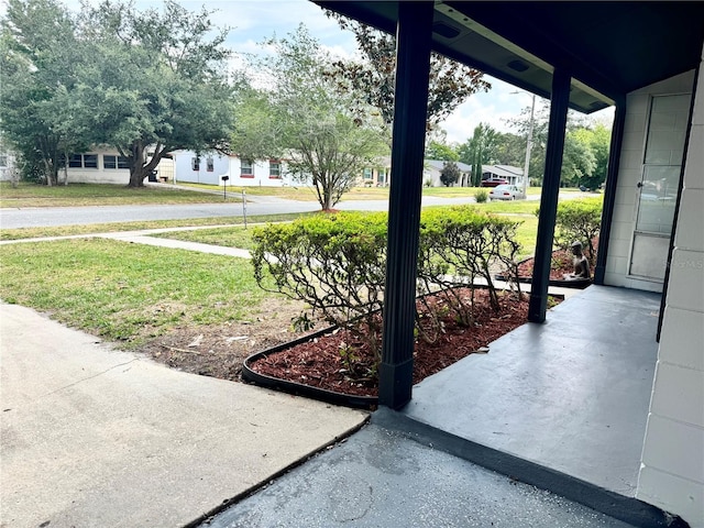 1098 Leeway Ct, Orlando, FL 32810 - view of patio / terrace