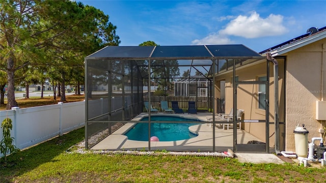 2902 Paddington Way, Kissimmee, FL 34747 - view of pool featuring a fenced backyard, a patio, and a lanai