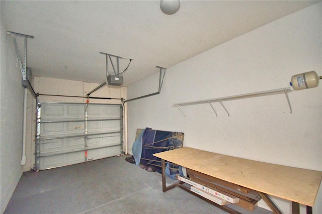 3151 Sinclair St Unit 104, Orlando, FL 32835 - garage with a garage door opener