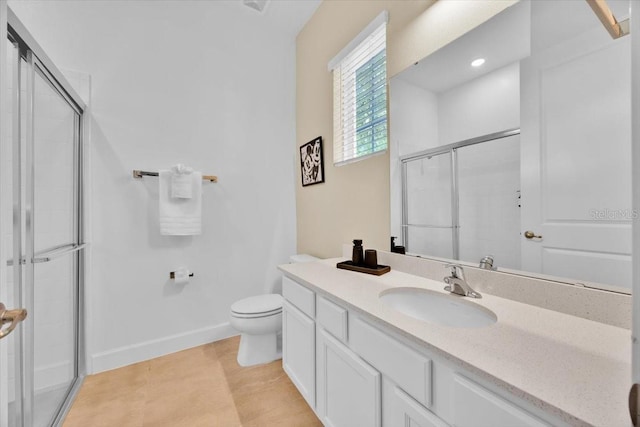 1428 Reunion Blvd, Kissimmee, FL 34747 - bathroom featuring a tile shower, baseboards, toilet, and vanity