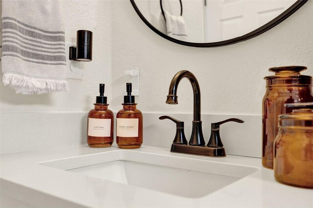 1050 Dees Dr, Oviedo, FL 32765 - bathroom view of a sink