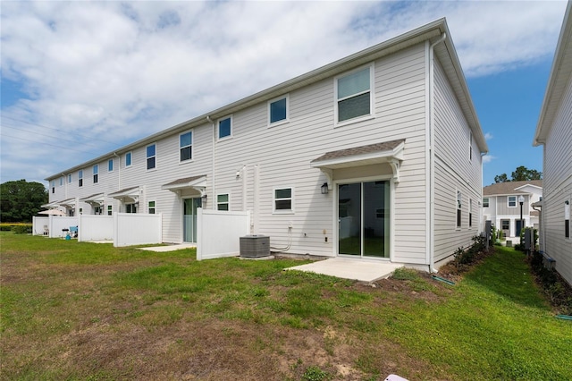 7728 Stone Creek Trl, Kissimmee, FL 34747 - back of property with central AC