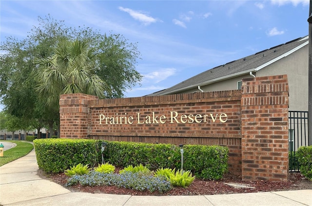 view of community / neighborhood sign