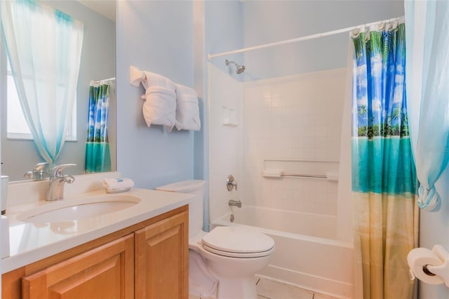 8571 La Isla Dr, Kissimmee, FL 34747 - bathroom with vanity and shower / bathtub combination with curtain
