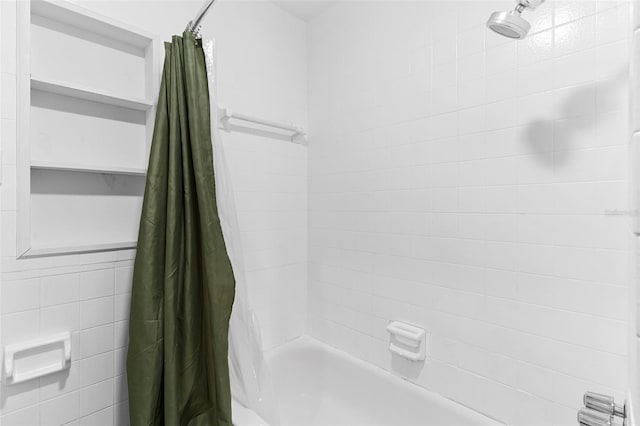 1024 Cohassett Ave, Lake Wales, FL 33853 - bathroom with shower / bath combination with curtain