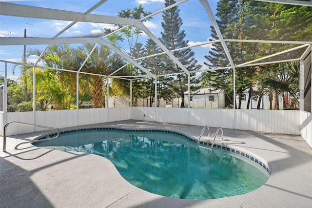 1024 Cohassett Ave, Lake Wales, FL 33853 - swimming pool featuring a patio area and glass enclosure