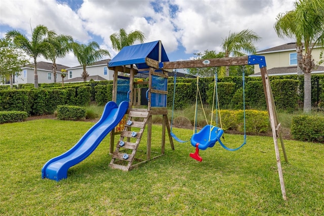 420 Burma St, Kissimmee, FL 34747 - communal playground featuring a lawn