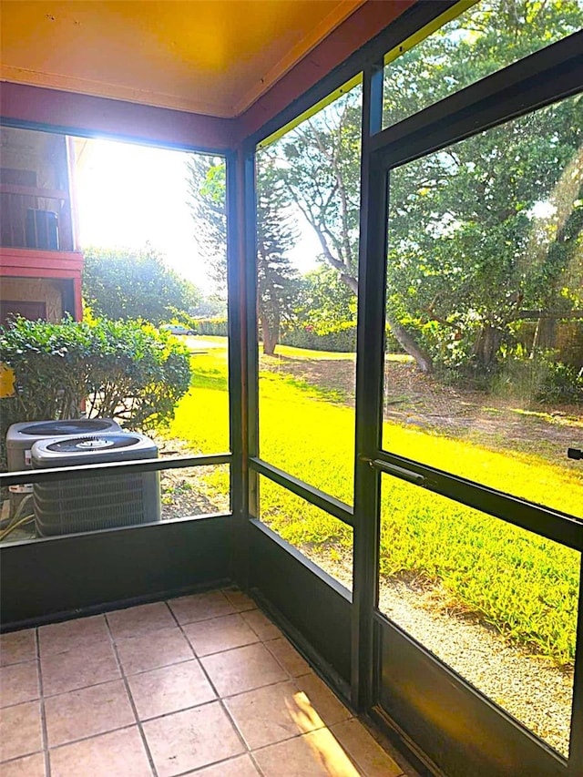 2864 N Powers Dr Unit 150, Orlando, FL 32818 - unfurnished sunroom featuring plenty of natural light