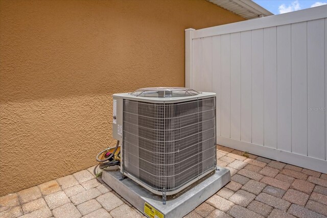 13758 Daniels Landing Cir, Winter Garden, FL 34787 - exterior view of central AC