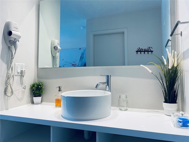 5245 W Irlo Bronson Memorial Hwy Unit 148, Kissimmee, FL 34746 - bathroom featuring vanity