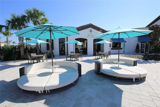 2147 Tripoli Ct, Kissimmee, FL 34747 - view of patio / terrace featuring outdoor dining area