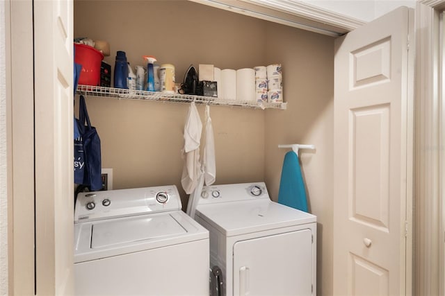 7521 Pellham Way, Kissimmee, FL 34747 - laundry area featuring washer and clothes dryer