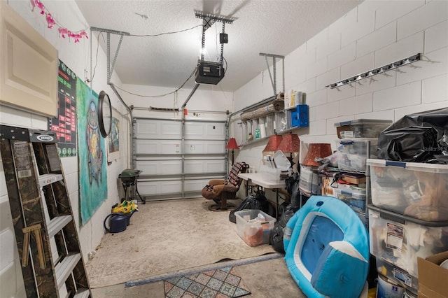 7521 Pellham Way, Kissimmee, FL 34747 - garage featuring a garage door opener