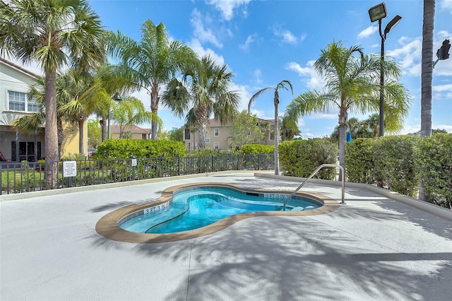 7521 Pellham Way, Kissimmee, FL 34747 - view of pool with fence and a hot tub