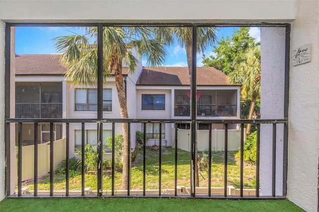 5151 Puritan Cir Unit 1022, Tampa, FL 33617 - detailed view of stucco siding
