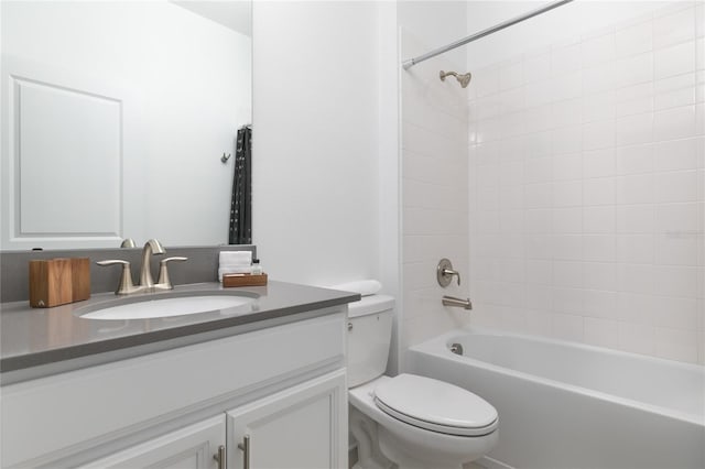4290 Paragraph Dr, Kissimmee, FL 34746 - full bath with toilet, vanity, and bathtub / shower combination
