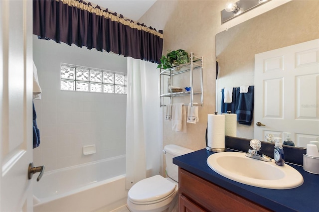 124 Ashton Dr, Davenport, FL 33837 - full bathroom with toilet, shower / bath combo with shower curtain, and vanity