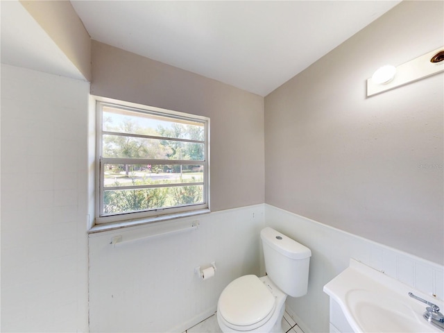 114 N Alderwood St, Winter Springs, FL 32708 - bathroom with toilet and vanity