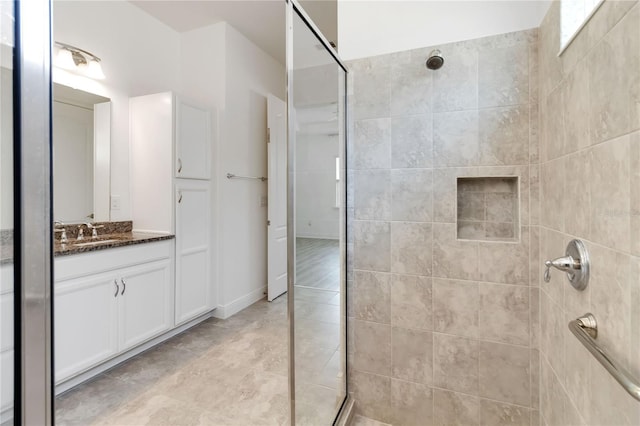 5009 E Fountainwood Dr, Saint Cloud, FL 34772 - full bath featuring a tile shower and vanity