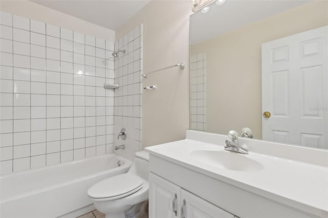411 Sheoah Blvd Unit 33, Winter Springs, FL 32708 - bathroom with toilet, tub / shower combination, and vanity