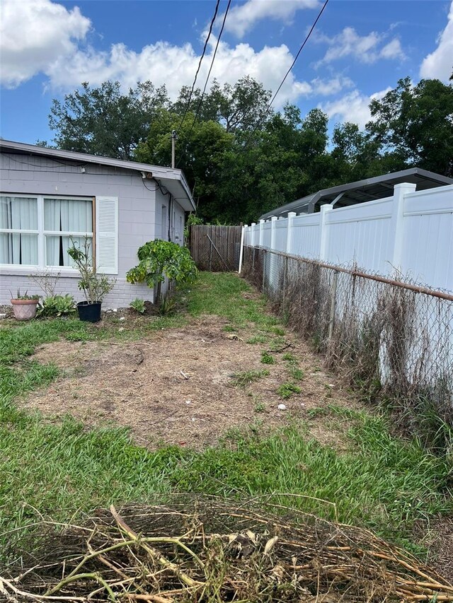 1009 Kenmore Dr, Brandon, FL 33510 - view of yard