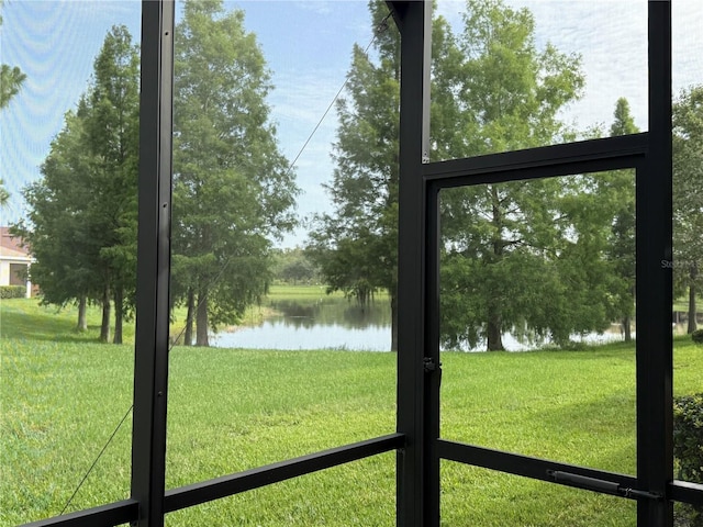 2495 Palm Tree Dr, Kissimmee, FL 34759 - detailed view of a large body of water