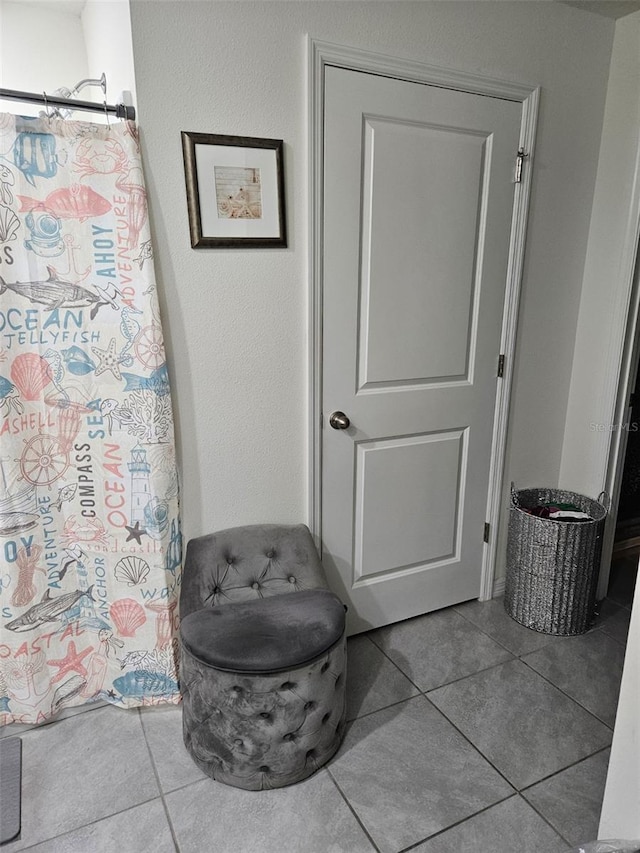 6315 Hillview Rd, Spring Hill, FL 34606 - sitting room with tile patterned floors