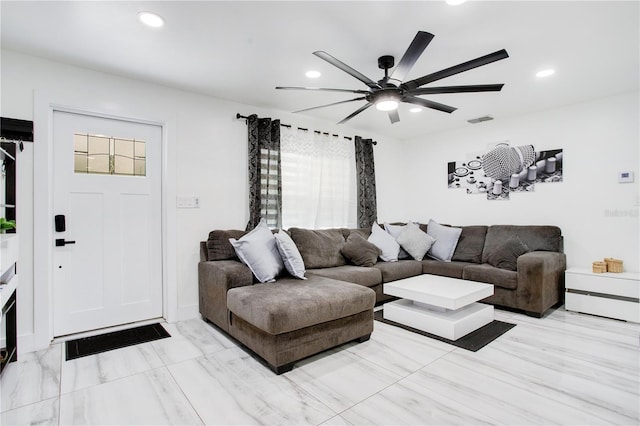 416 E Seminole Ave, Lake Wales, FL 33853 - living area featuring recessed lighting and a ceiling fan
