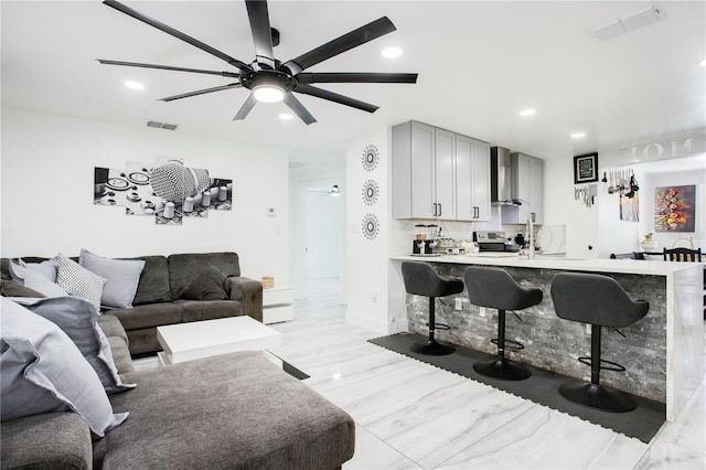 416 E Seminole Ave, Lake Wales, FL 33853 - living area featuring recessed lighting and a ceiling fan