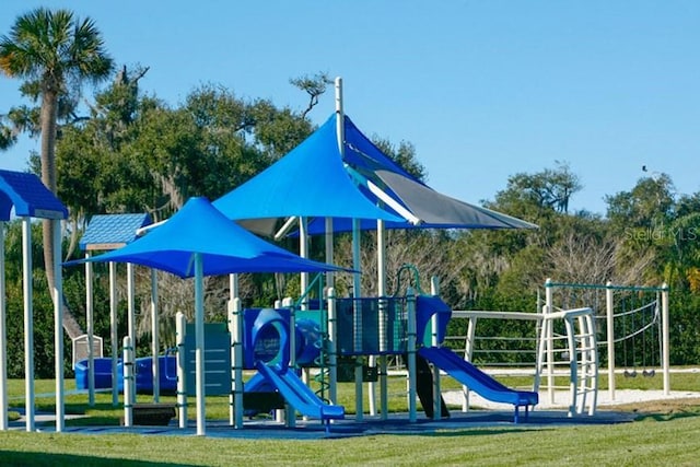 3759 Eagle Isle Cir, Kissimmee, FL 34746 - community jungle gym with a yard