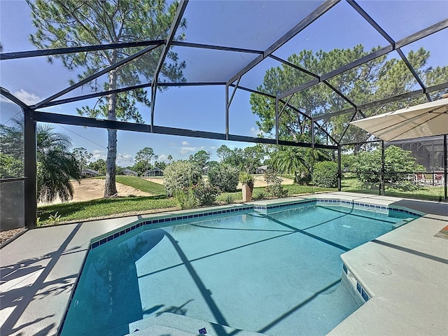 1428 Park Pl, Haines City, FL 33844 - swimming pool featuring a lanai and a patio