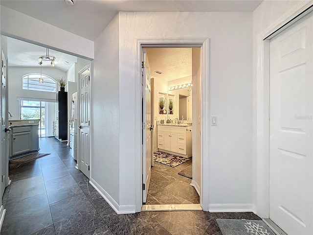 1428 Park Pl, Haines City, FL 33844 - corridor featuring baseboards