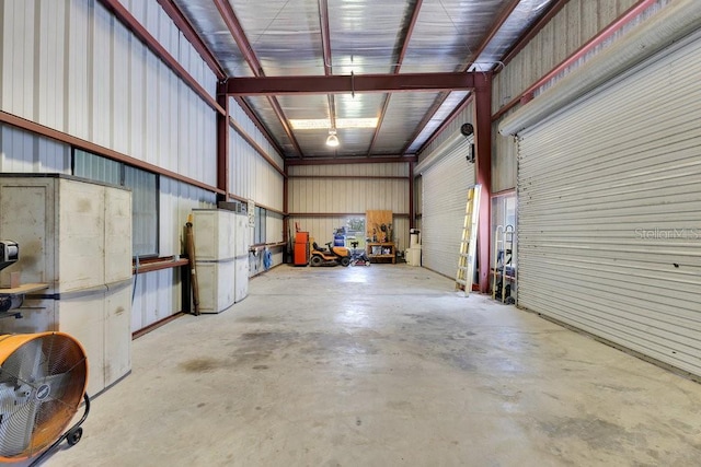 6555 Bay Tree Ct, Saint Cloud, FL 34771 - garage featuring metal wall
