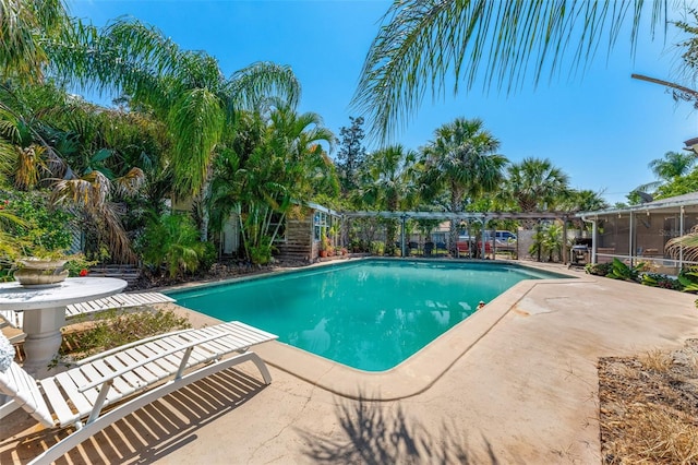 1096 Dyson Dr, Winter Springs, FL 32708 - outdoor pool featuring a patio area