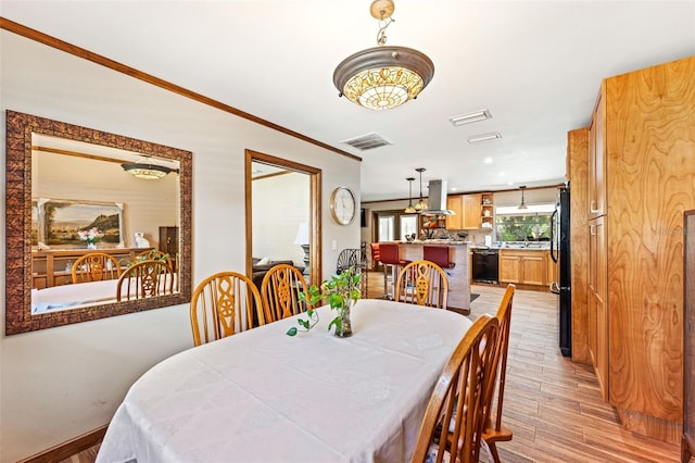 1096 Dyson Dr, Winter Springs, FL 32708 - dining area with light wood finished floors