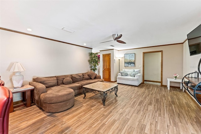1096 Dyson Dr, Winter Springs, FL 32708 - living room featuring ornamental molding, a ceiling fan, light wood-type flooring, baseboards, and recessed lighting
